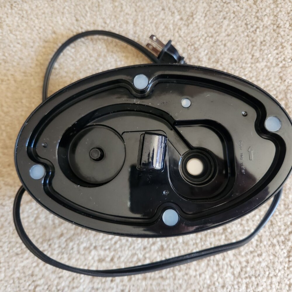 Slim/low profile 1.8L humidifier for bedside or desk--great for allergie… - Picture 4 of 6